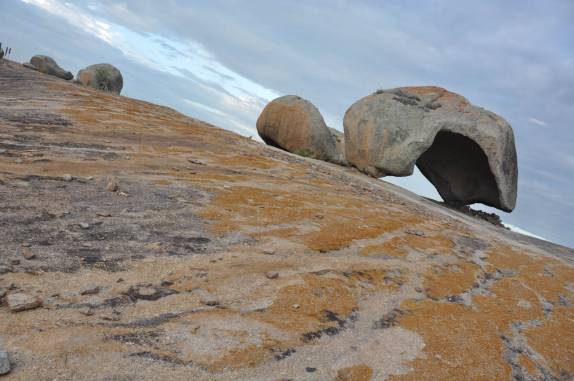 A famosa Pedra do Capacete, no Lajedo do Pai Mateus, região de Cabaceiras - PB
